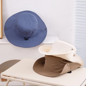 Chapeaux de soleil pour enfants en bleu, beige et kaki avec larges bords et cordon réglable