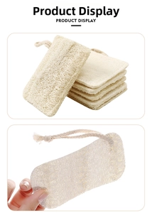 Detailopname van rechthoekige natuurlijke loofah-sponzen met ophangkoord voor bad en huis