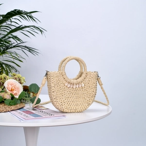 Handmade woven straw shell bag with half-round design for beach vacations and street fashion
