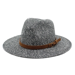 Chapeau Panama en paille tressée grise avec ruban en daim marron et boucle métallique