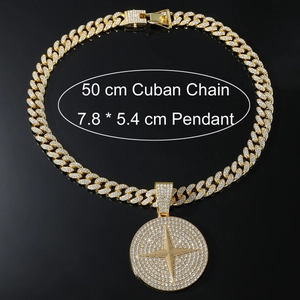 Détail du collier chaîne cubaine dorée avec pendentif étoile et dimensions précises