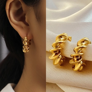 Chic 18k gold plated stainless steel twisted C-shape hoop earrings with spiral texture