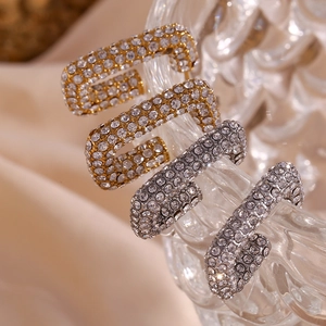 Orecchini a cerchio rettangolari minimalisti con micro-pavé di zirconi in oro e argento