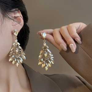 Luxurious vintage water-drop dangle earrings with amber crystals and gold-tone finish