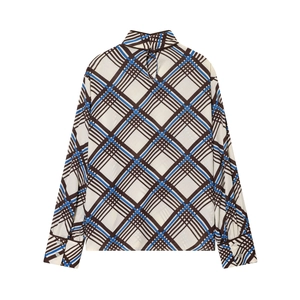 Blouse à carreaux chic à col montant pour femme en beige et marron avec dos satiné