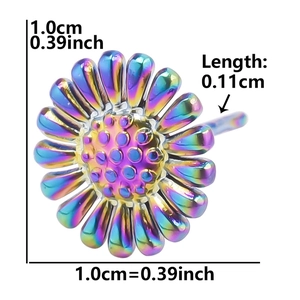 Dettaglio orecchino a margherita colorata con dimensioni diametro 1,0 cm e lunghezza asta 0,11 cm