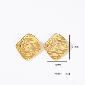 Detailed view of irregular rhombus gold earrings with wave texture and size specs
