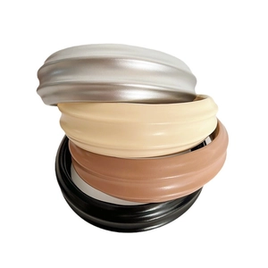 Set di cerchietti larghi imbottiti in ecopelle colori argento beige marrone e nero