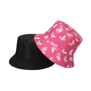 Bobs tendance pour femmes en noir et à imprimé papillon coloré avec des notes de musique