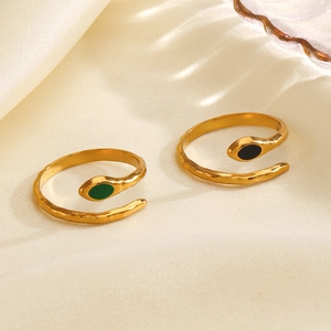 Anelli vintage a forma di serpente in acciaio dorato con smalto verde e nero