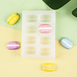 Vue détaillée du moule en silicone pour macarons à 8 cavités avec modèles finis