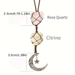 Détail de quartz rose et citrine tressés avec un pendentif en forme de croissant