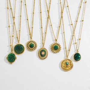 Collier Vintage Plaqué Or 14K en Acier Inoxydable 316L avec Jade Africain et Pierre Naturelle pour Femme Bijoux Bohème