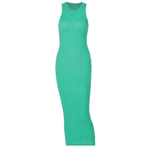 Detalle del tejido de punto de ochos en este vestido largo ajustado sin mangas verde