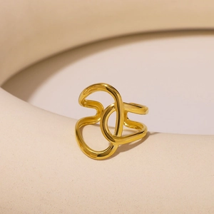Anello moderno in acciaio inossidabile placcato oro 18K con design a cappio asimmetrico
