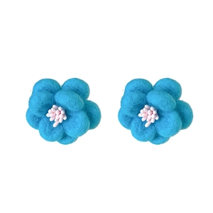 Boucles d'oreilles fleurs en résine de coton bleu avec tiges en argent pour femmes