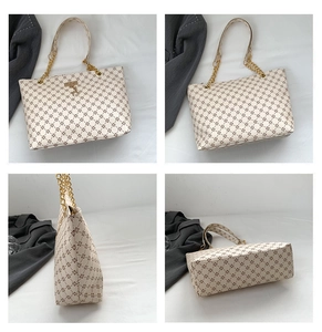 Vista multi-angolo di una borsa tote beige con stampa floreale e dettaglio catena