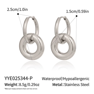 Detailed size and weight specs for these 2.5cm hypoallergenic stainless steel hoop earrings