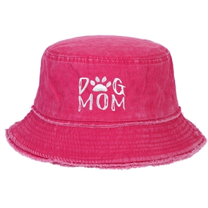 Chapeau bob rose avec broderie DOG MOM, bords effilochés et style denim délavé rétro