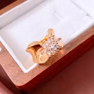 18K gold plated flower ring with marquise zircon petals in vintage style