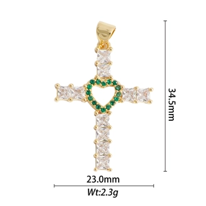 Détails du pendentif croix en cuivre avec pierres vertes: 34,5mm de hauteur, 23mm
