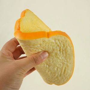 Modèle de toast réaliste en PU à rebond lent pour le stress et accessoires alimentaires créatifs