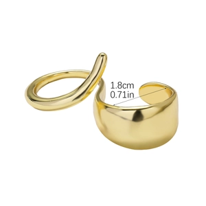 Detailansicht goldener Wellenring mit Angabe des Innendurchmessers von 1,8 cm