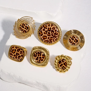 Set di 6 anelli in acciaio inossidabile maculato con bordi dorati in stile vintage