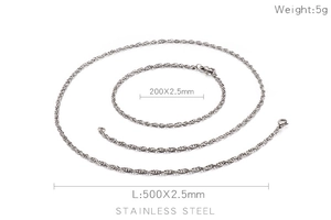 Detailed view of 2.5mm stainless steel chain set with lobster clasp and weight specs