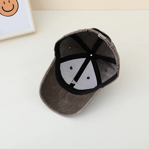 Berretto da baseball vintage grigio per bambini con ricamo dinosauro e cinturino