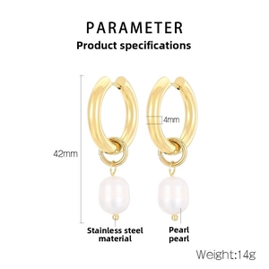 Paramètres de taille des boucles d'oreilles créoles dorées avec perles suspendues