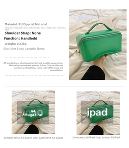 Makroaufnahme der grünen PU-Kulturtasche mit Größenvergleich zu A4-Papier und iPad