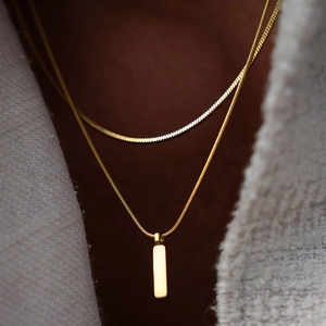 Collier double rang en acier inoxydable doré 18K avec pendentif barre carrée polie