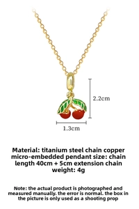 Dimensions du collier cerise avec chaîne 40+5cm et pendentif mesurant 1,3x2,2 cm