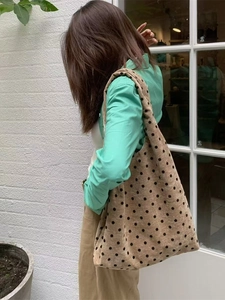 Borsa tote minimalista in tela a pois con grande capacità e design casual a spalla