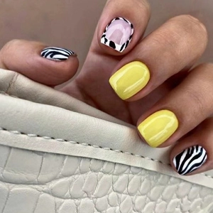 Press On Nails Yellow Zebra Pattern Glossy Short Square Chic Y2K Ins Style Artificial Fingernails For Women