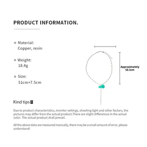 Détail du pendentif double gourde en résine turquoise avec mesures de la chaîne en cuivre