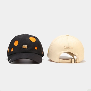 Trendy color-block baseball cap with cheese-style accessory and metal buckle
