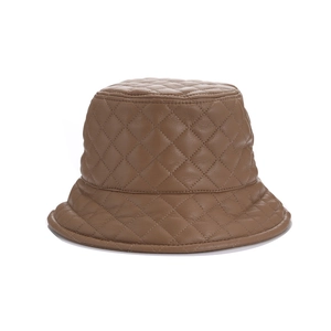 Bob en cuir PU marron matelassé avec surpiqûres en losange pour un look d'hiver tendance