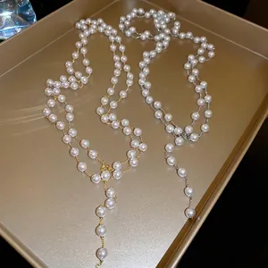 Collier de perles vintage français en forme de Y avec détails de chaînes dorées et argentées