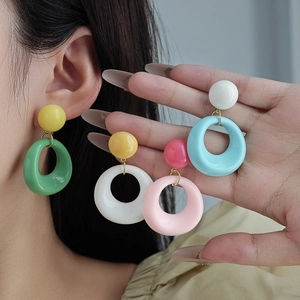 Créoles En Acrylique Avec Tige En Acier Inoxydable Géométrique Rond Coloré Style Dopamine Bijoux Doux Pour Femmes