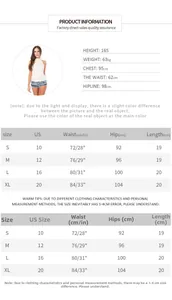 Detaillierte Größentabelle für sexy niedrige Jeans-Shorts mit Modelmaßen und Passform-Guide