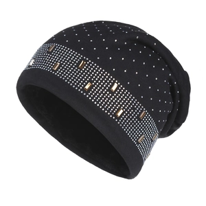 Bonnet en tricot noir pour femme avec strass argentés et paillettes dorées