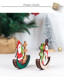 Détail des ornements de Noël en bois faits main, bonhomme de neige et Père Noël
