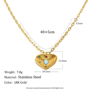 Collier avec pendentif coeur en acier inoxydable plaqué or 18K et opale multicolore