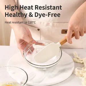 Heat-resistant silicone cream spatula with beech wood handle for baking up to 220°C