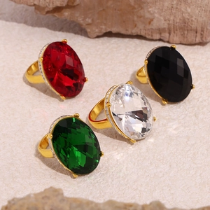 Ovale 18K vergoldete Ringe in Rot, Schwarz, Grün und Klar mit Mikropavé-Diamanten verzierung