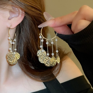 Alloy Imitation Artificial Pearl Tassel Drop Earrings With Silver Earring Post Vintage Hammered Round Disc Fish Tail Jewelry Women