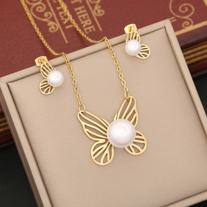 Butterfly Pendant Necklace Stainless Steel White Artificial Pearl Hollow Wings Clavicle Chain Elegant Fashion Jewelry For Women
