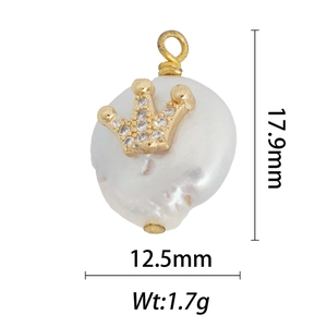 Detailed view of freshwater pearl pendant with gold crown showing 17.9mm height dimensions